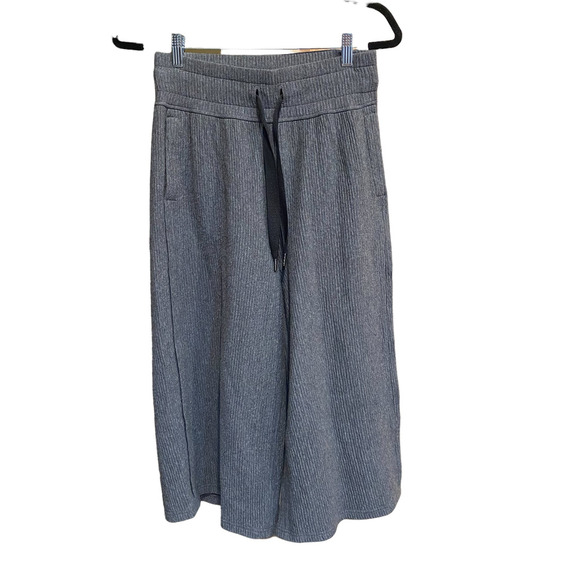 Lululemon Retreat Yourself Crop Heathered Core Dark Grey sz 6 - Picture 2 of 9